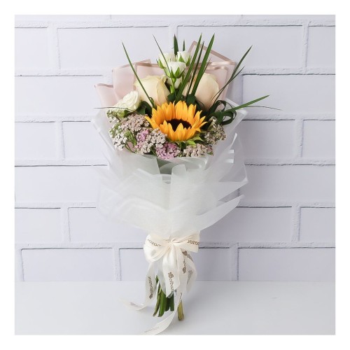 Toka Roses and Sunflowers Bouquet